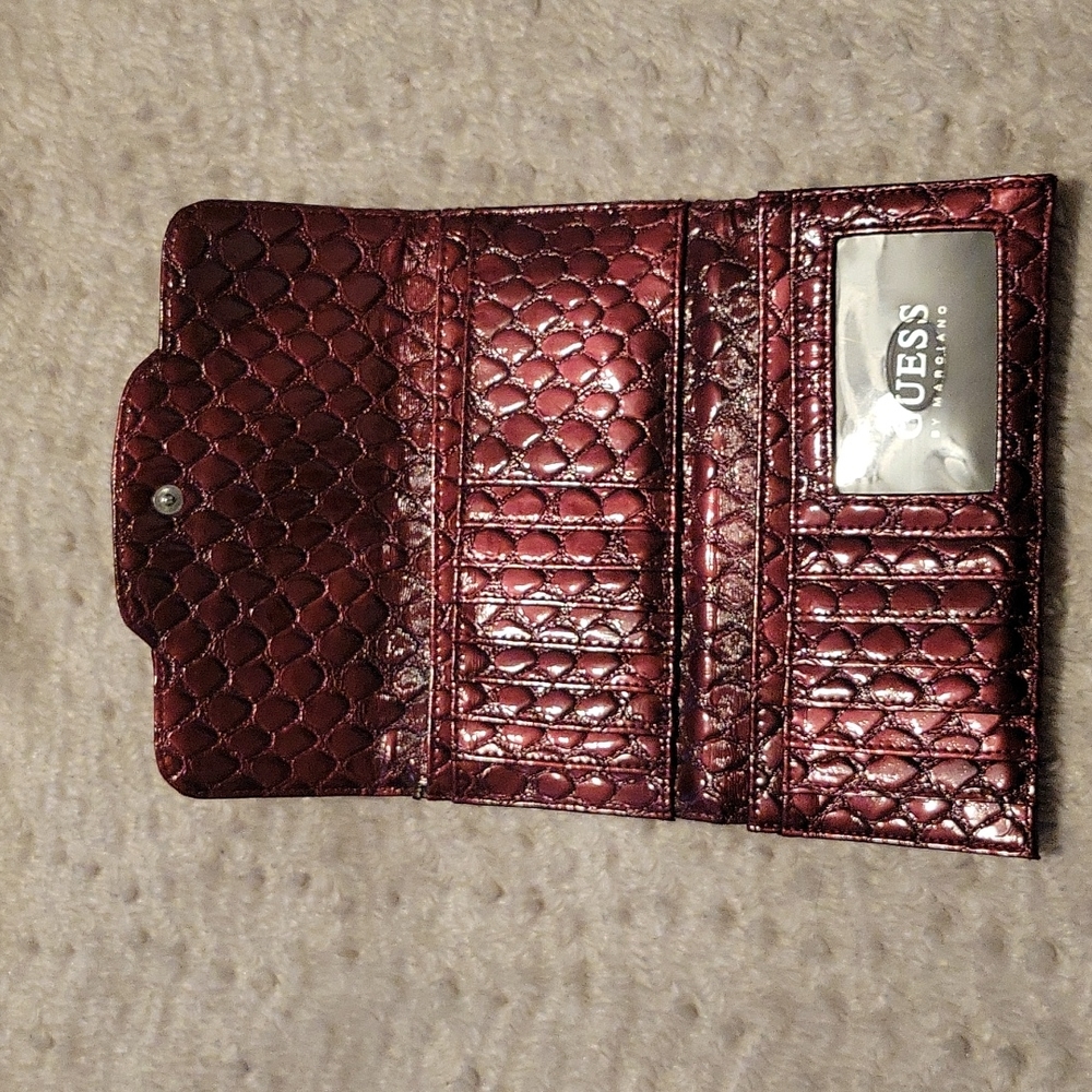 GUESS~ Wallet - Picture 3 of 7